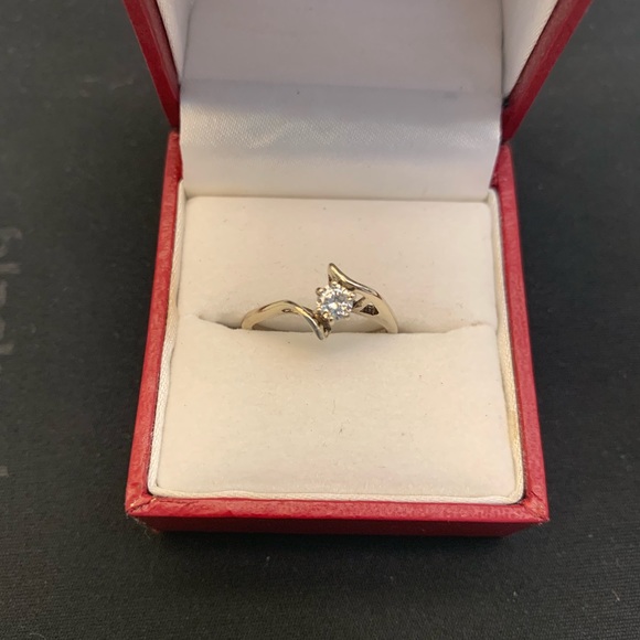 Diamond Ring - Picture 2 of 3